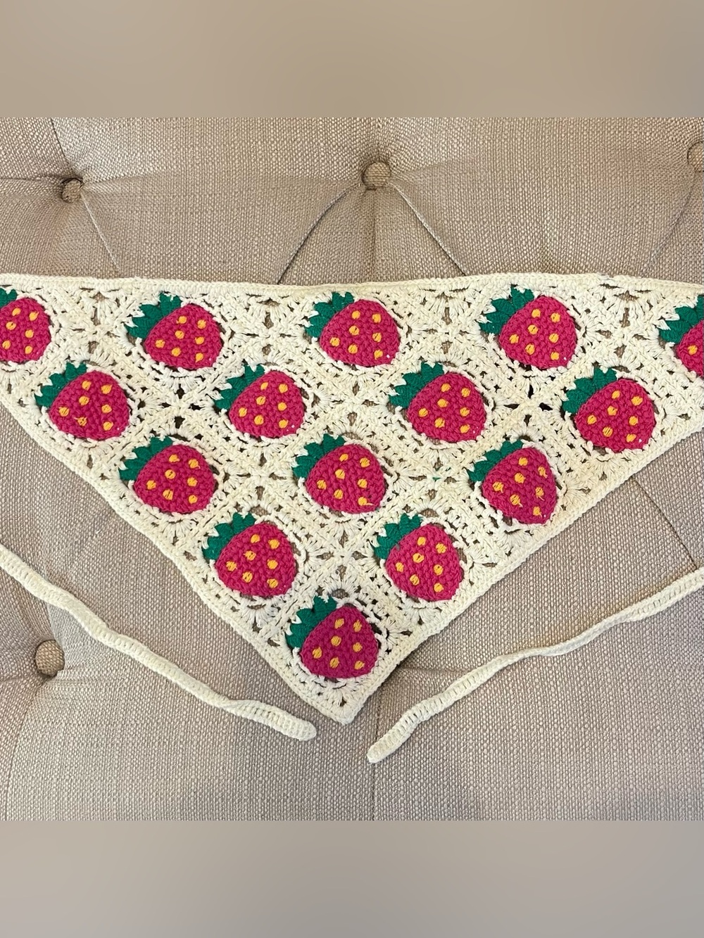 Strawberry crochet bandana hollow knitted staggered strawberry patterns